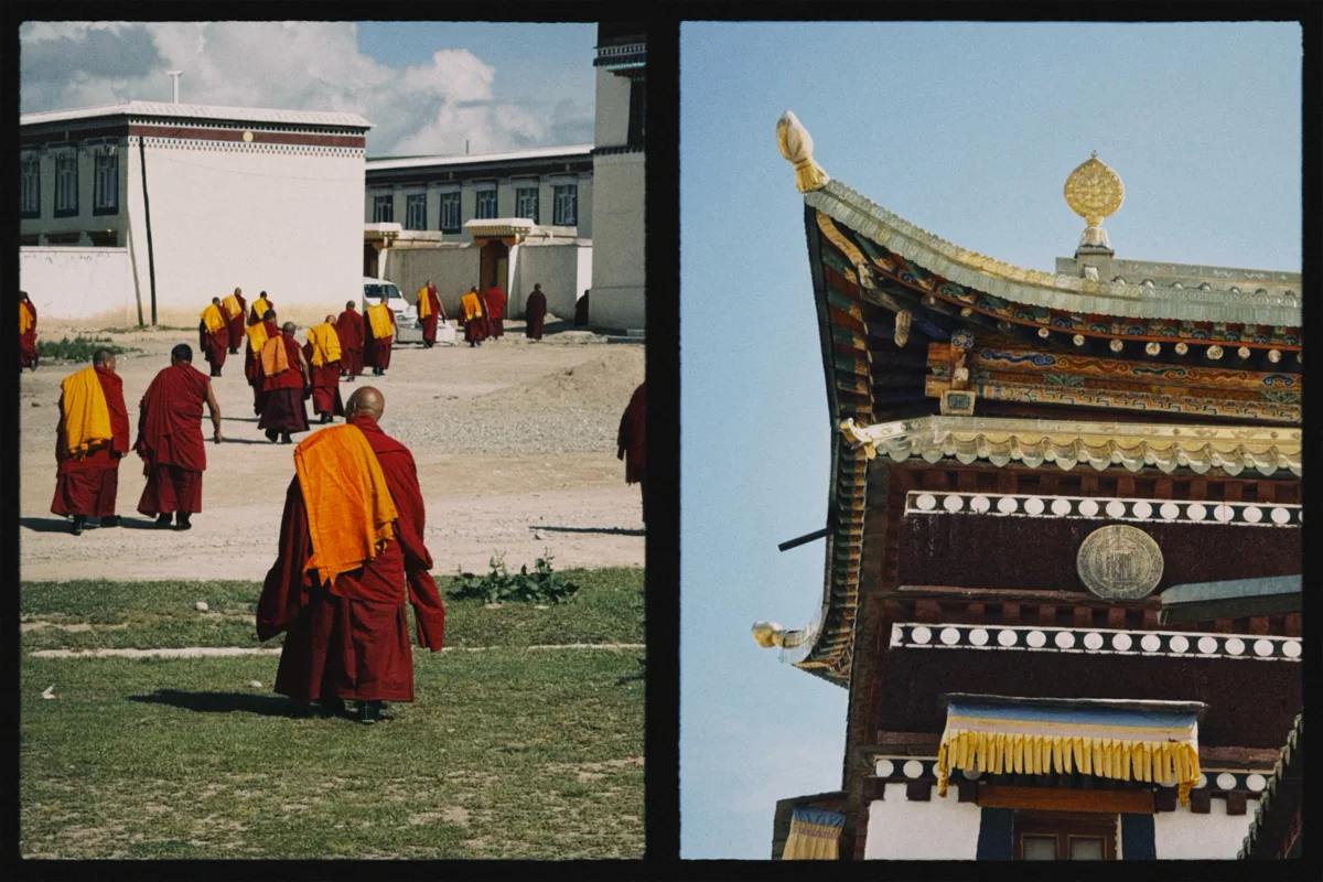 双联画面中僧人队伍与寺院屋顶并置